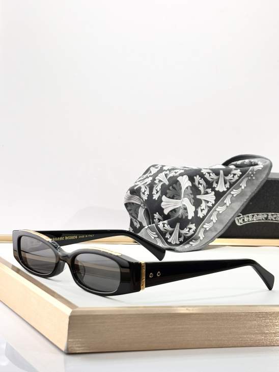 Picture of Chrome Hearts Sunglasses _SKUfw77838482fw